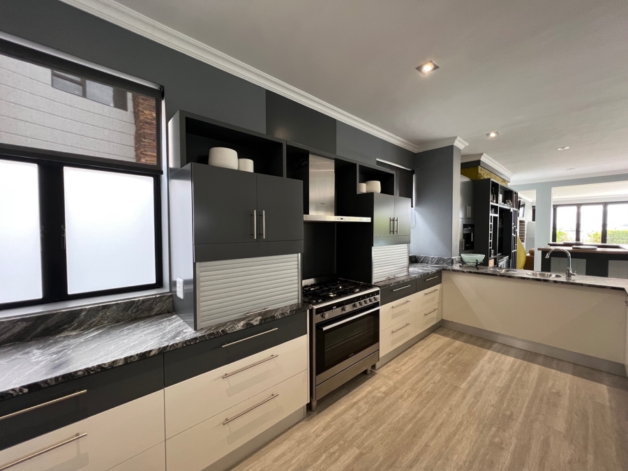 4 Bedroom Property for Sale in Oubaai Western Cape